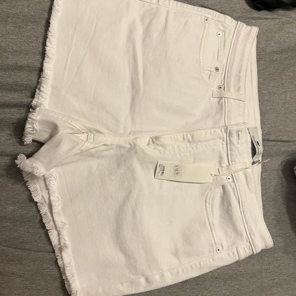 Vineyard Vines white shorts - Picture 1 of 2